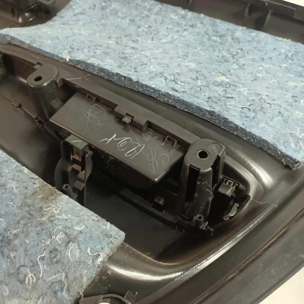 фото №13, Space star ii 13- обшивки дверь задних правый левый