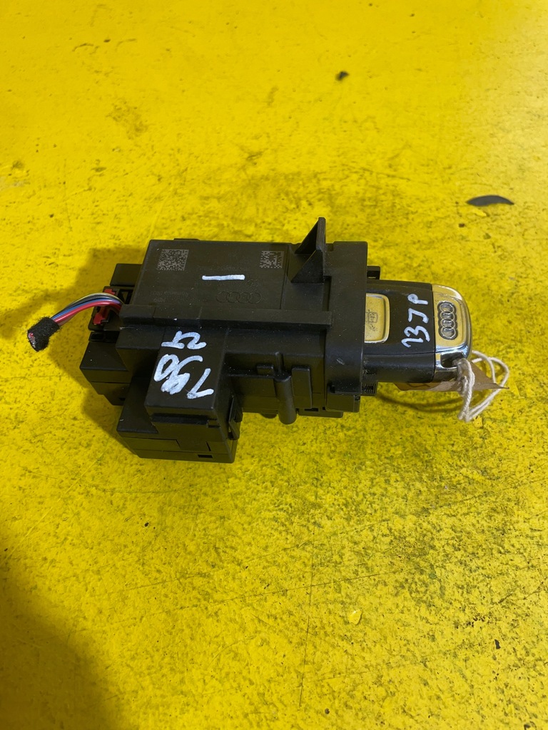 фото №1, Audi a4 b8 - замок зажигания + ключ 8k0909131