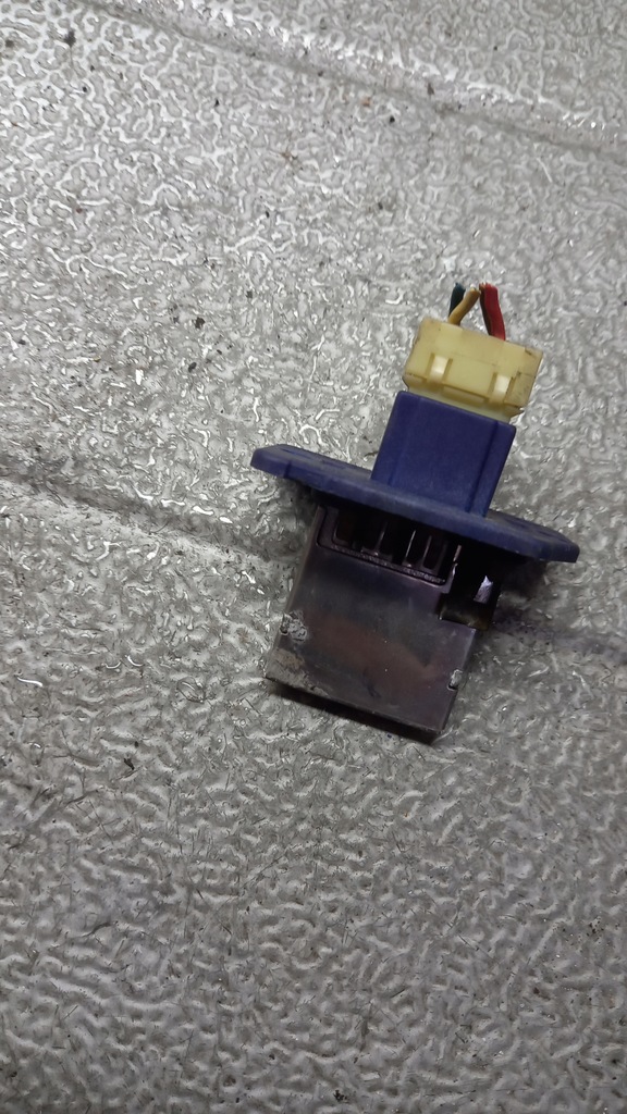 фото №1, Резистор вентилятор hyundai getz i 06r 1.5crdi