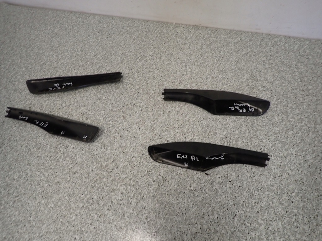 фото №7, Toyota corolla e12 02-07 kombi заглушки рейлингов 4 штуки