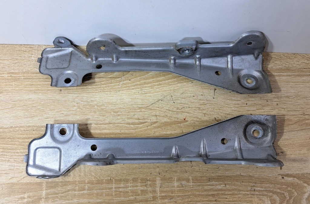 фото №1, Mercedes ml w164 c775 кронштейн крыла левая