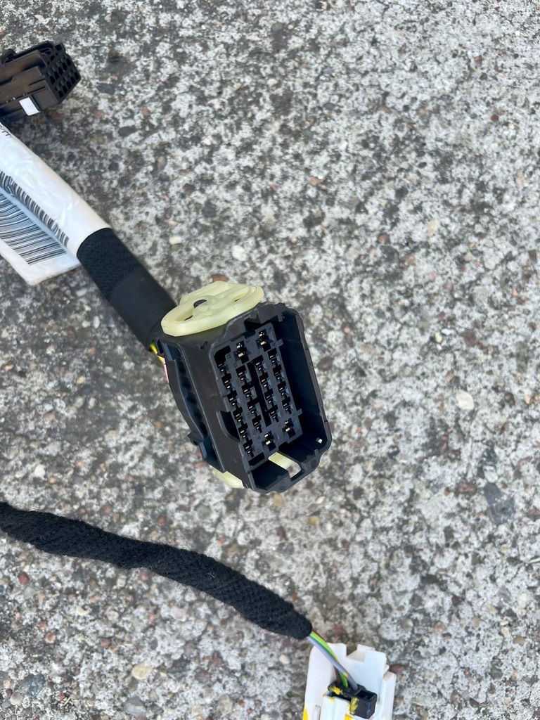 фото №7, Peugeot 508 ii gt 2018- зарядное устройство индукционная электропроводка туннель накладка