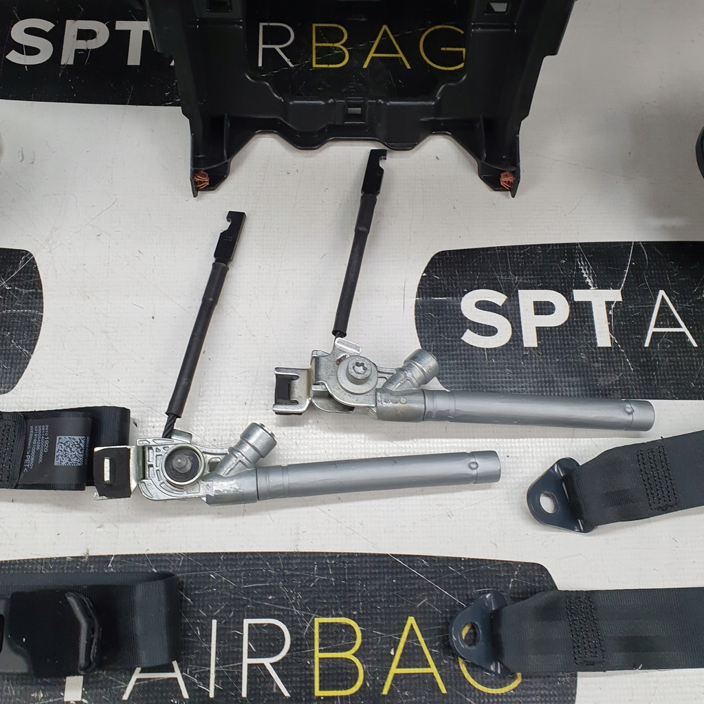 фото №9, Crossland приборная панель консоль подушки безопасности ремни подушка безопасности