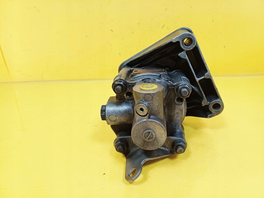 Насос усилителя bmw e36 2.0b 1137951 / 1726974 nr51 с Разборки