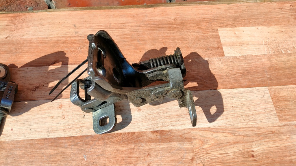 фото №6, Jeep grand cherokee wk 05-10r петля дверь правый перед