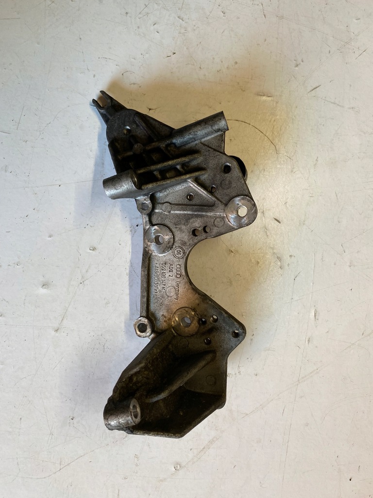 фото №3, Кронштейн кронштейн двигателя насоса 059130147n phaeton audi a6 c6
