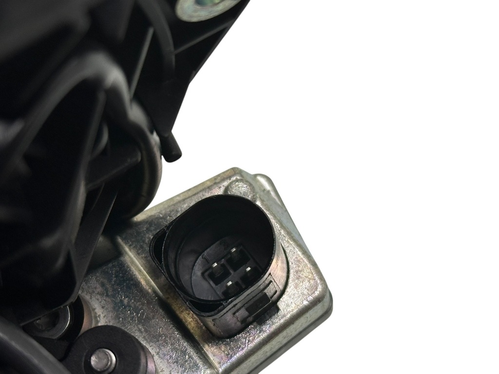 фото №9, Volkswagen passat b8 2017 камера заднего вида