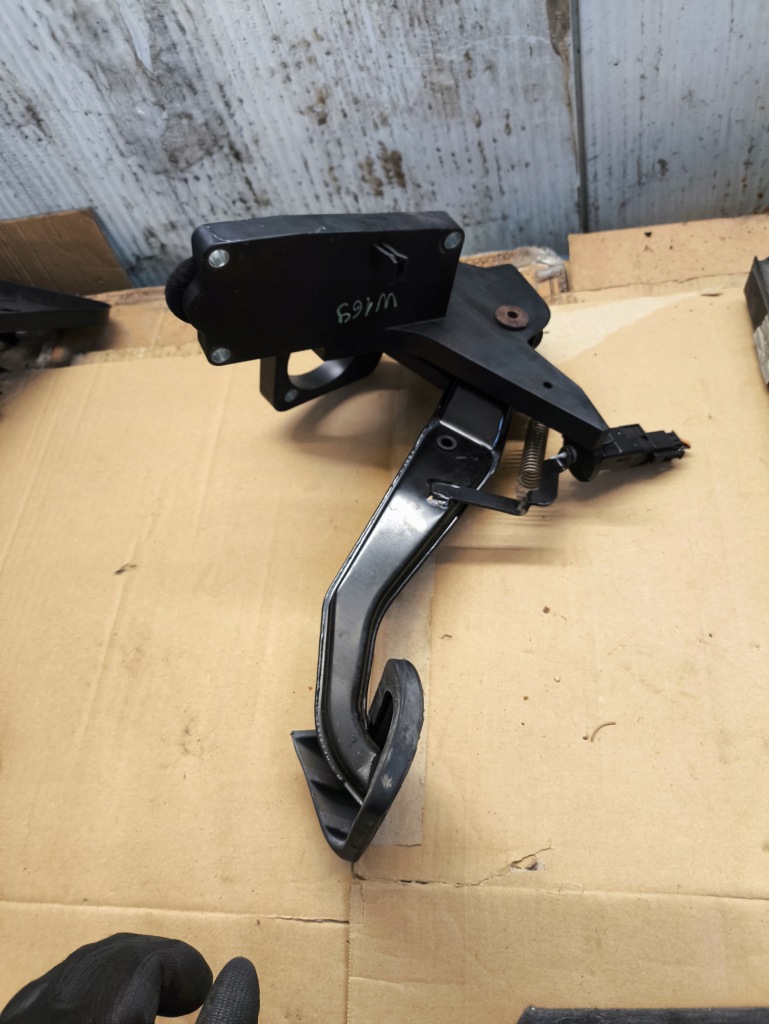 Купить Mercedes w169 w169 педаль тормоза автоматическая коробка передач a1692901001 ?