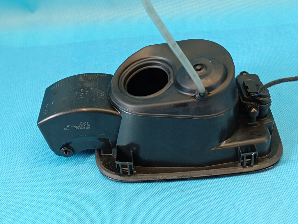 фото №10, Skoda octavia iv combi 1,5 tsi 110kw 2021r кришка заливної пального 5e7809857