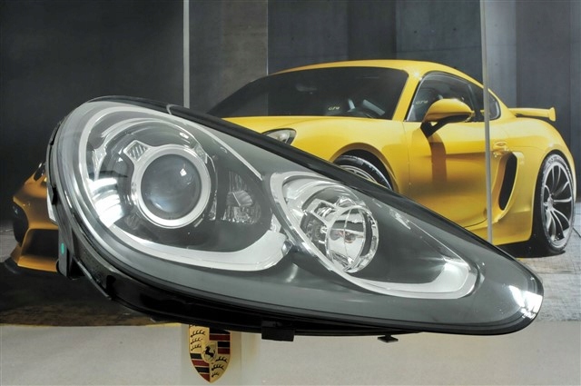 фото №1, Porsche cayenne e2 958.2 фара bixenon правий