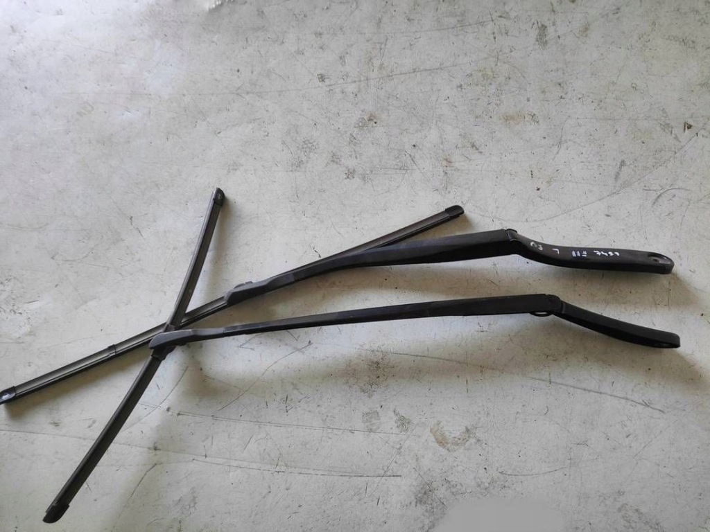 Купить Bmw f11 рычаги дворник правый  левое  перед комплект