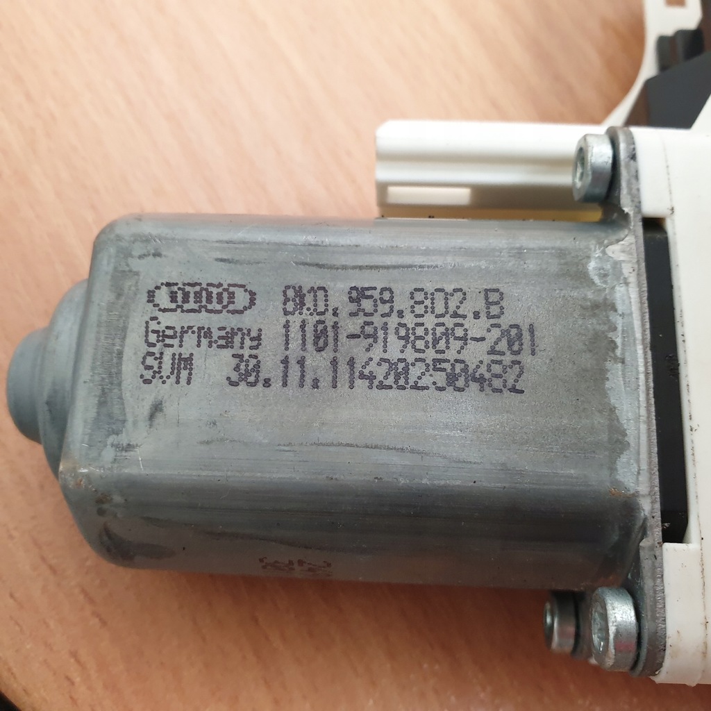 фото №10, Механізм підйомник скло правий моторчик audi q5