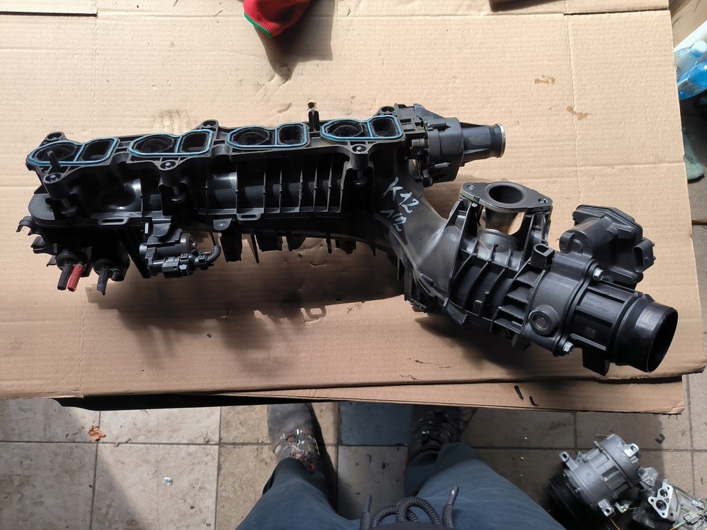 Купити Bmw g01 g02 g20 g30 2.0 d колектор впускний  8579245
