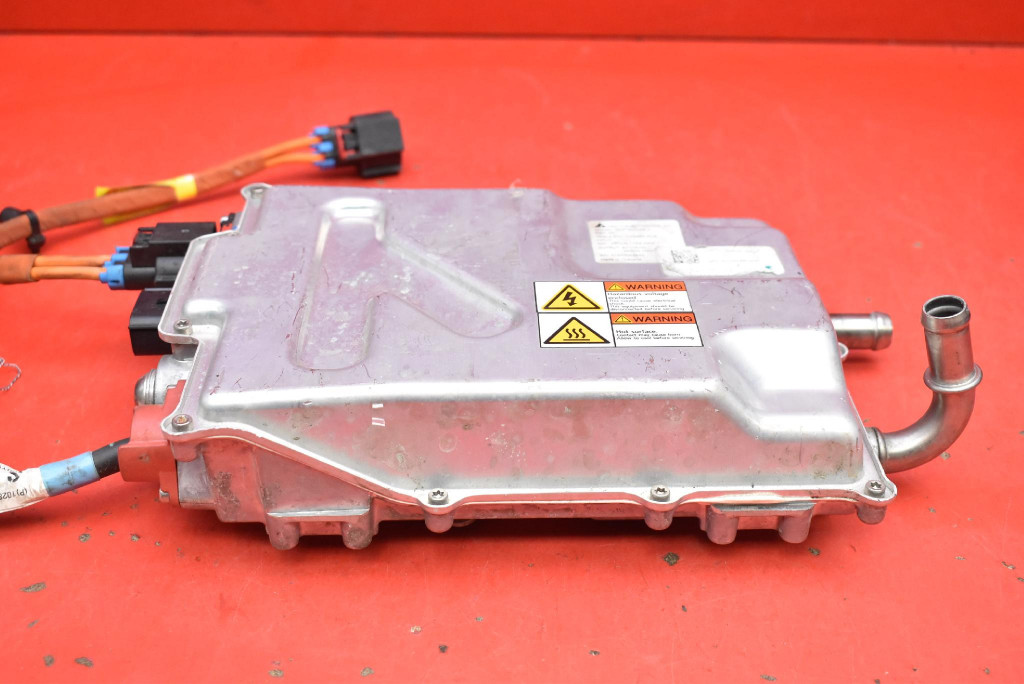 Блок управления регулятор напряжения 1028664-00-e tesla s рестайлинг  awd 16-21 в Украине