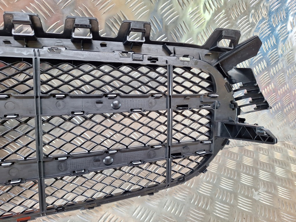 фото №9, Mercedes b klasa w247 решётка радиатора ,с подогревом значок камера