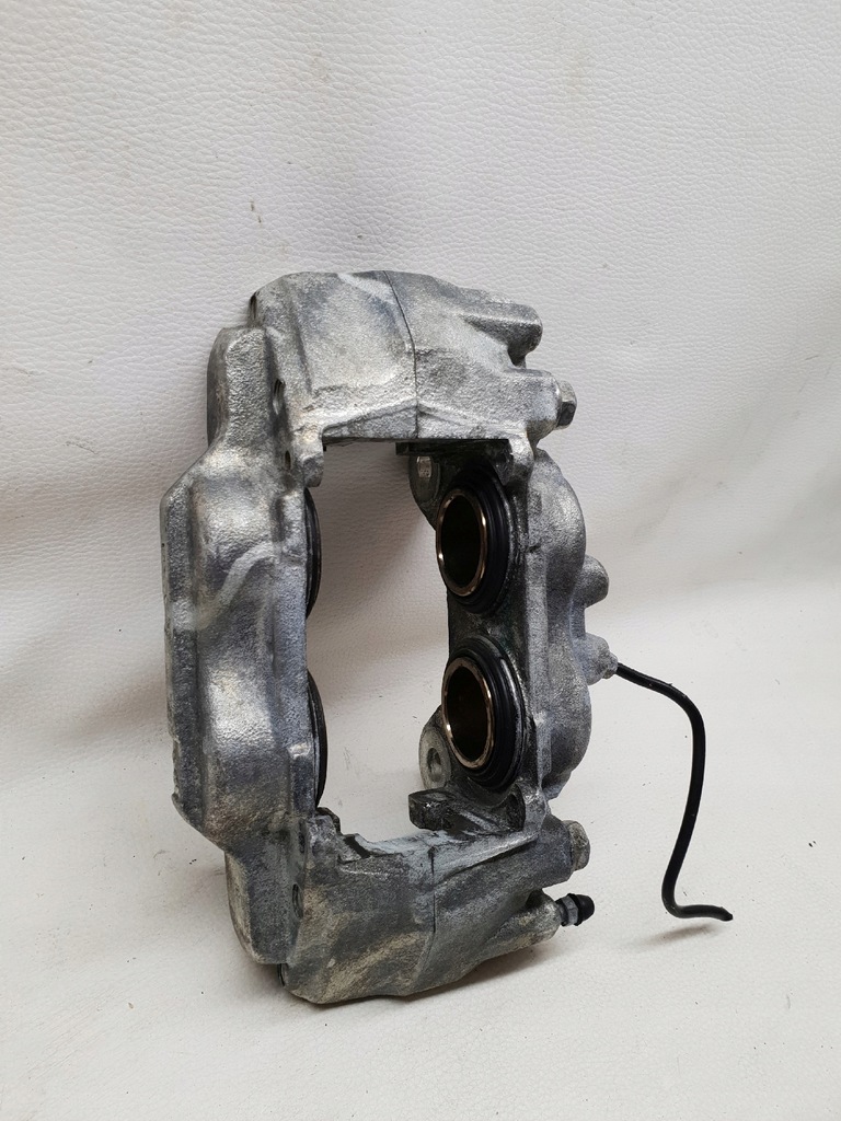 фото №7, Toyota hilux viii 2.4 суппорт тормозной правый перед