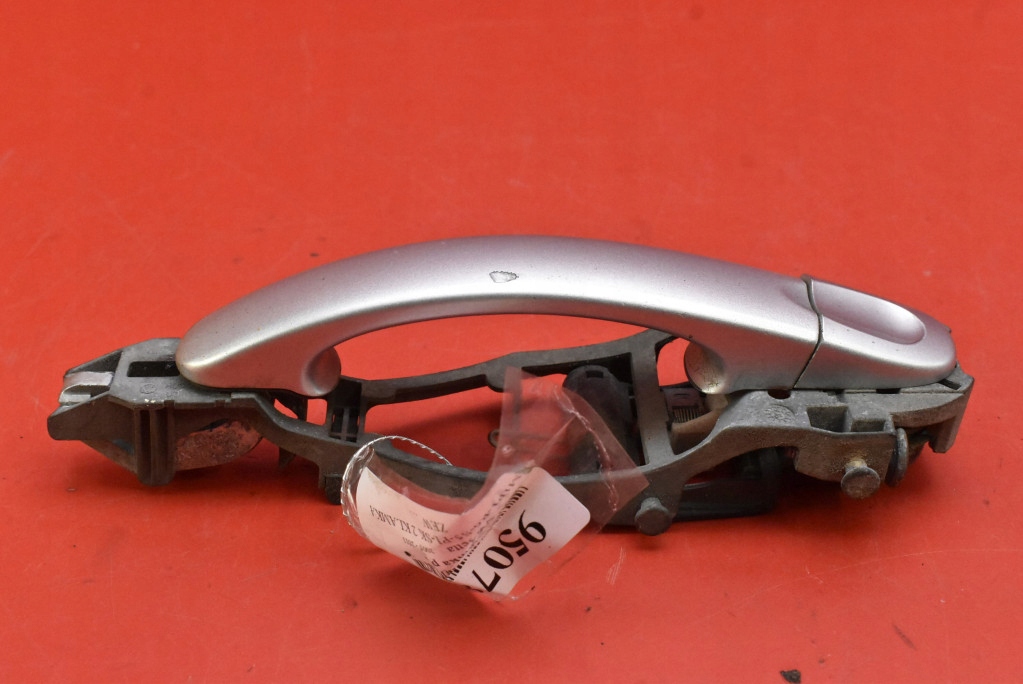 фото №6, Ручка правая перед передняя серебристая 1k0837886 vw jetta 5 v sedan 05-11