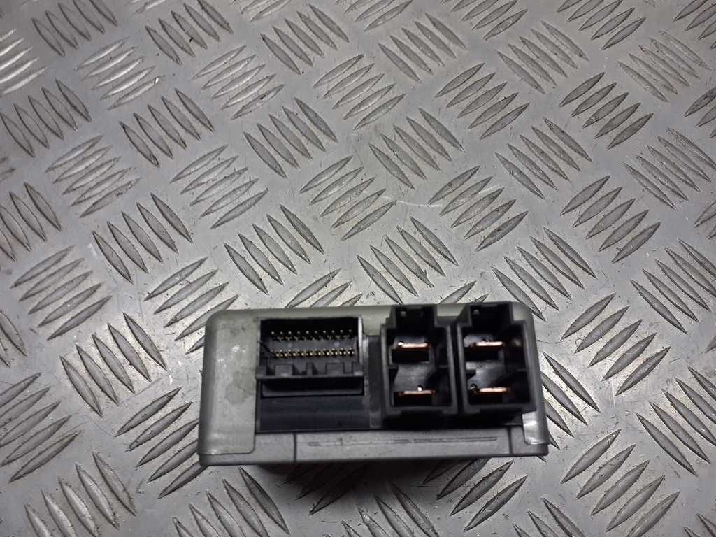 фото №2, Блок керування підсилювача renault clio ii 1.2 8200061924