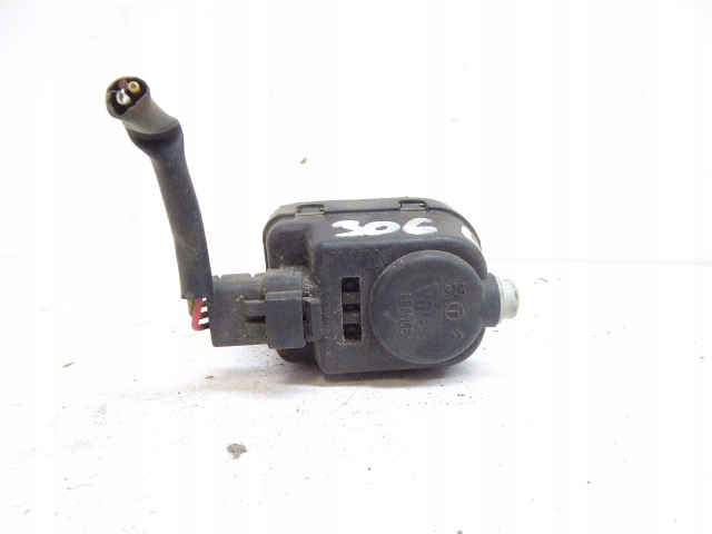 фото №7, Peugeot 306 lift 99-01 моторчик регулировки фара колодка штекер