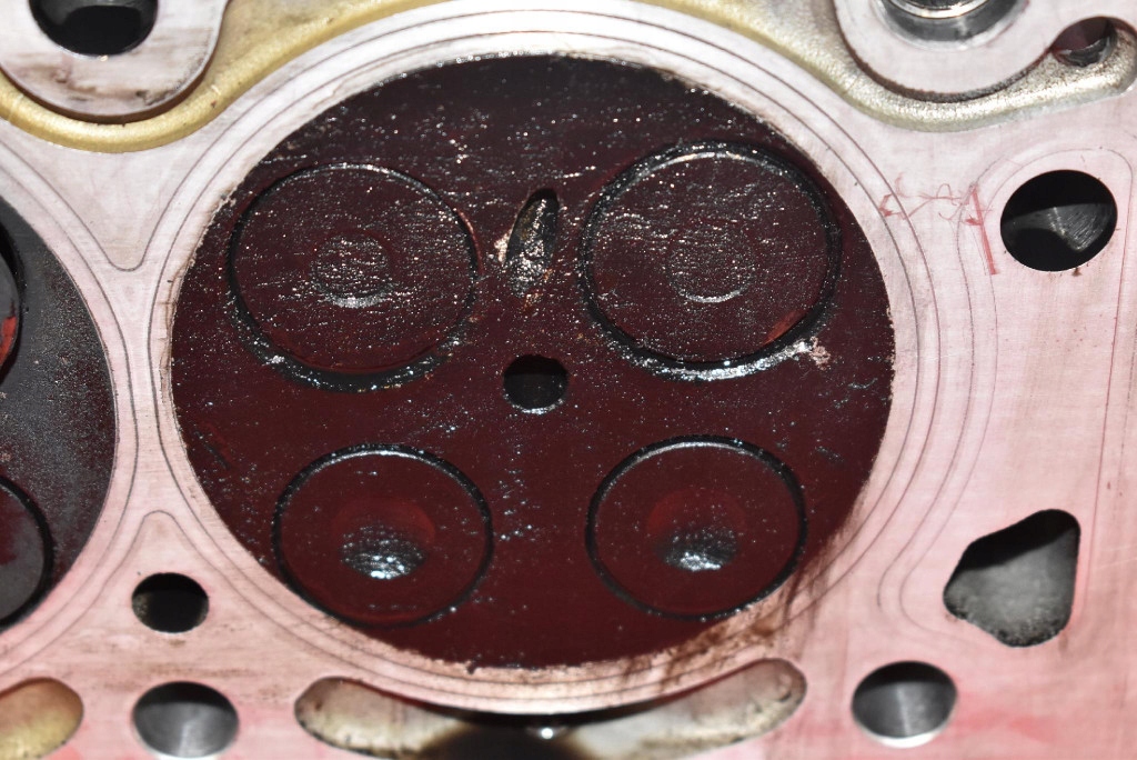 фото №10, Головка двигателя 9681569780 citroen c5 ii x7 iii 2.2 hdi 170 km 08-17