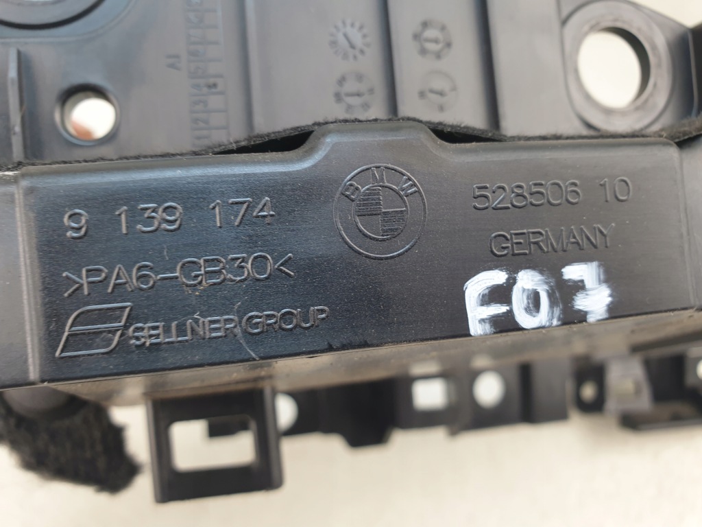 фото №5, Bmw 5 gt f07 правый кронштейн кронштейн багажника