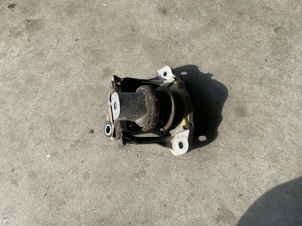 фото №1, Volvo xc60 ii b5 awd lift подушка двигателя 32298661