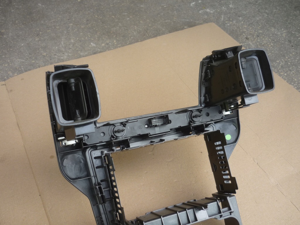 фото №15, Рамка середня консолі радіо opel zafira b 13162556 ładna europa