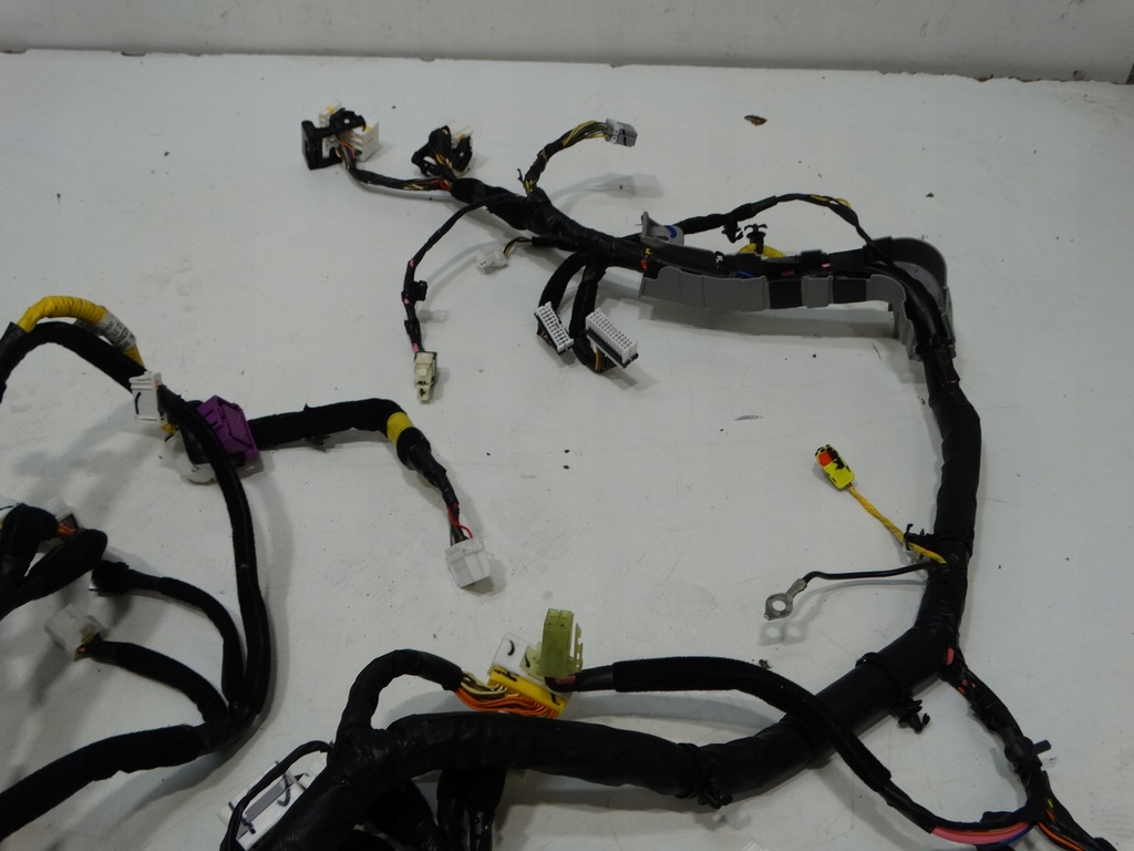 фото №15, Электропроводка жгут электрическая панели kia carens iv 91111-a4061