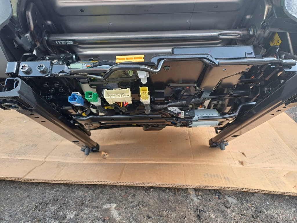 фото №12, Сидіння сидіння заднє сидіння оббивка kia ev6 22r підігрів вентильовані напівшкіра