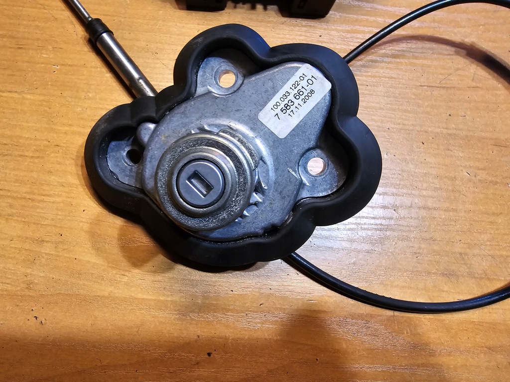 фото №8, Bmw 7 f01 вкладка дверь жало замок крышки бардачка комплект