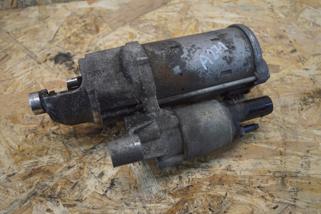 Стартер audi a4 b8 a5 2.0 tdi 04l911021 Зі Шроту