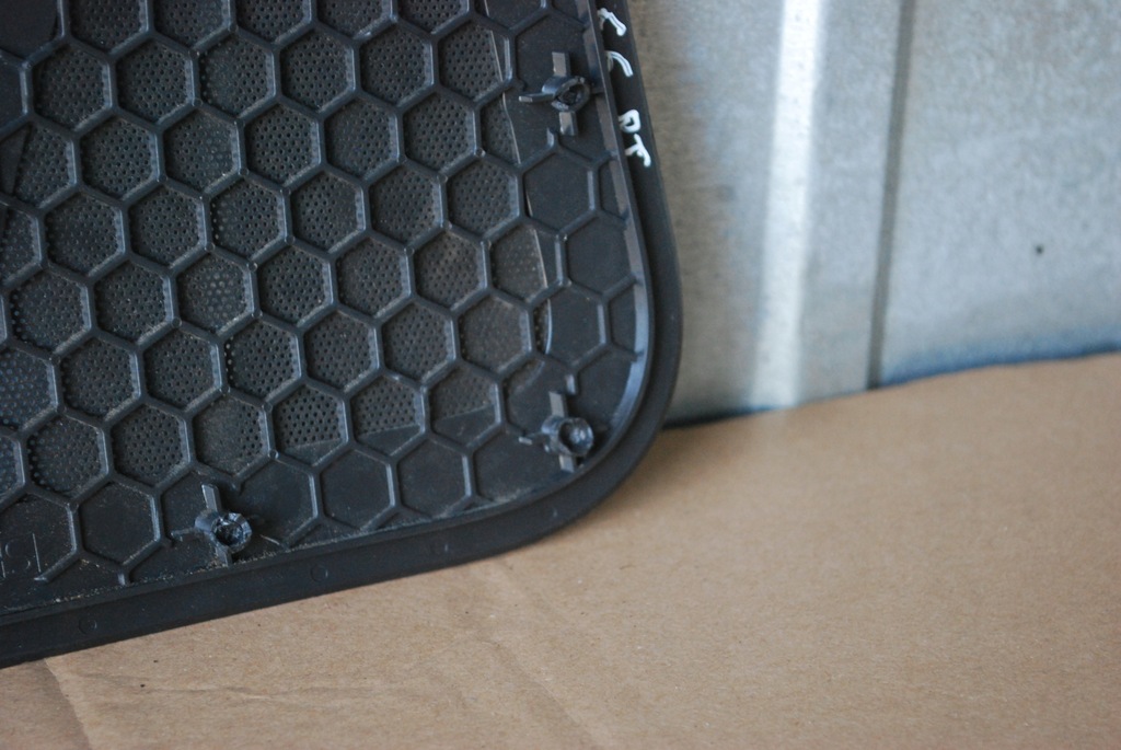 фото №13, Накладка bose права audi a6 c6 4f0035436a