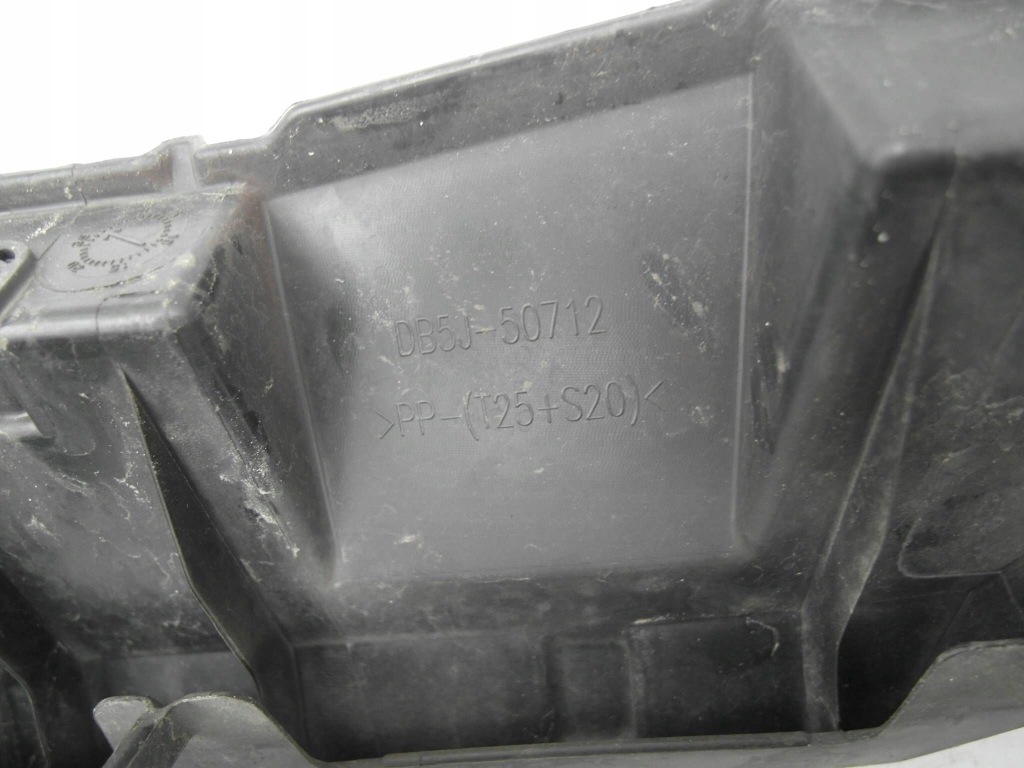 Решётка  радиатора решётка радиатора решётка рамка mazda 2 dj 14- db5j-50712 nr72 Недорого