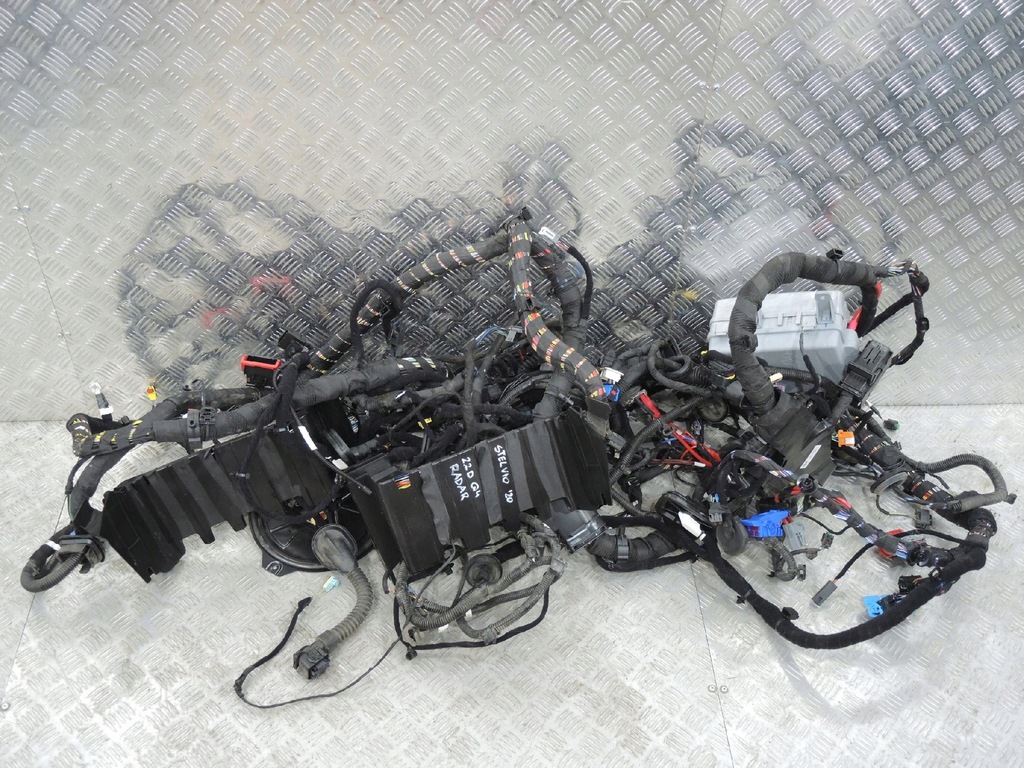 фото №1, Alfa romeo stelvio 2.2d q4 электропроводка салона