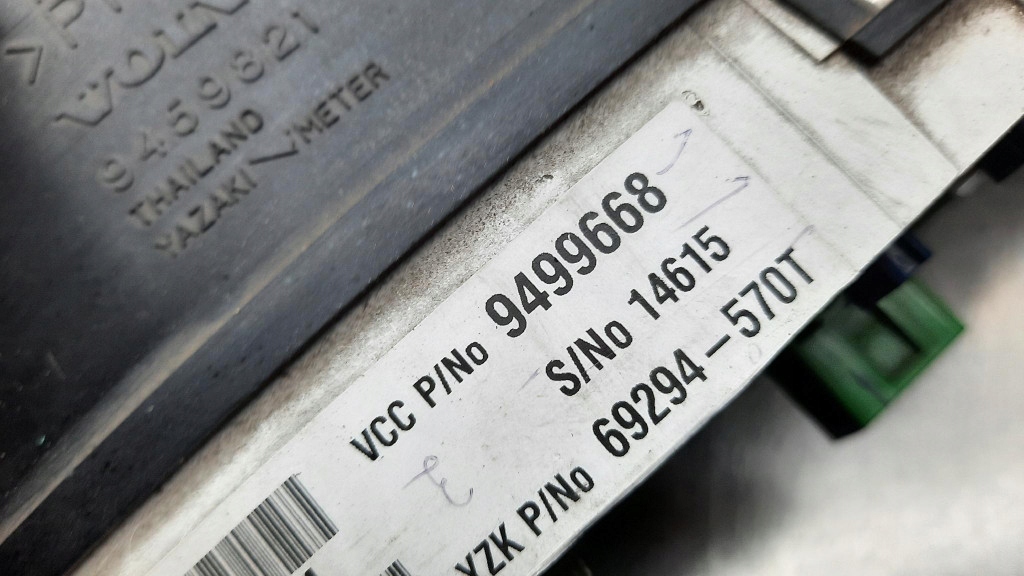 фото №13, Лічильник прилади 9499668 69294-570t volvo s60 v70 ii 2.4b