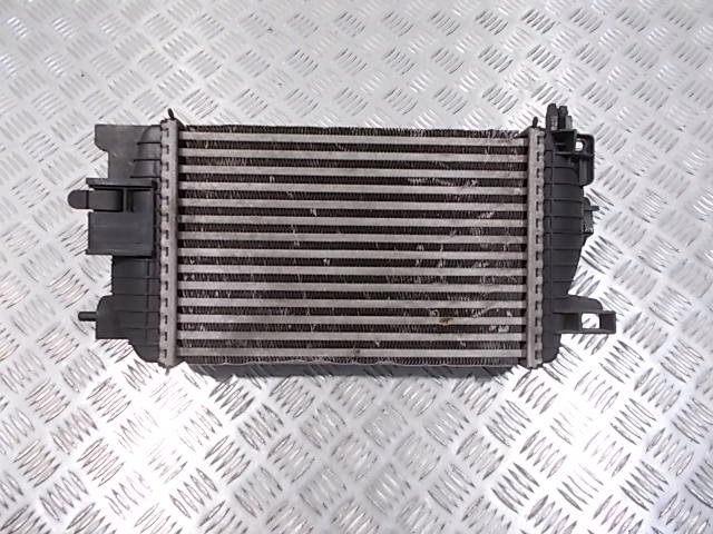 Радіатор інтеркулер opel meriva b corsa d 06-17 13283251 оригінал Київ