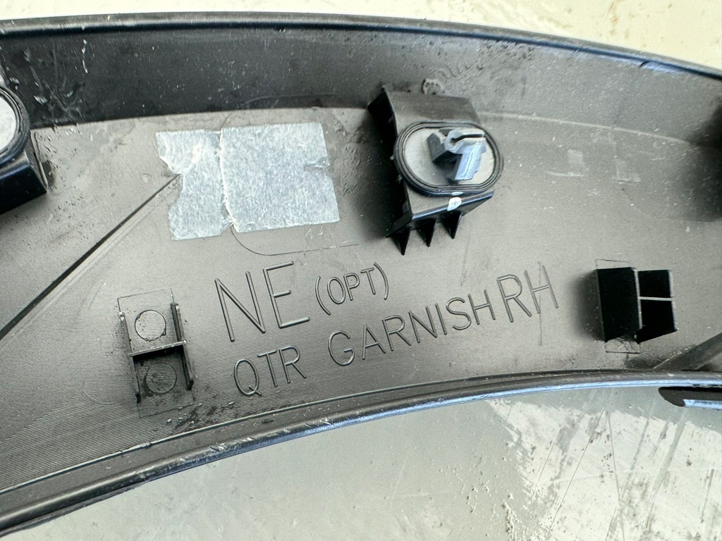 фото №12, Hyundai ioniq 5 v 21r- молдинг крыла правый задняя правая задняя 87742-gi100