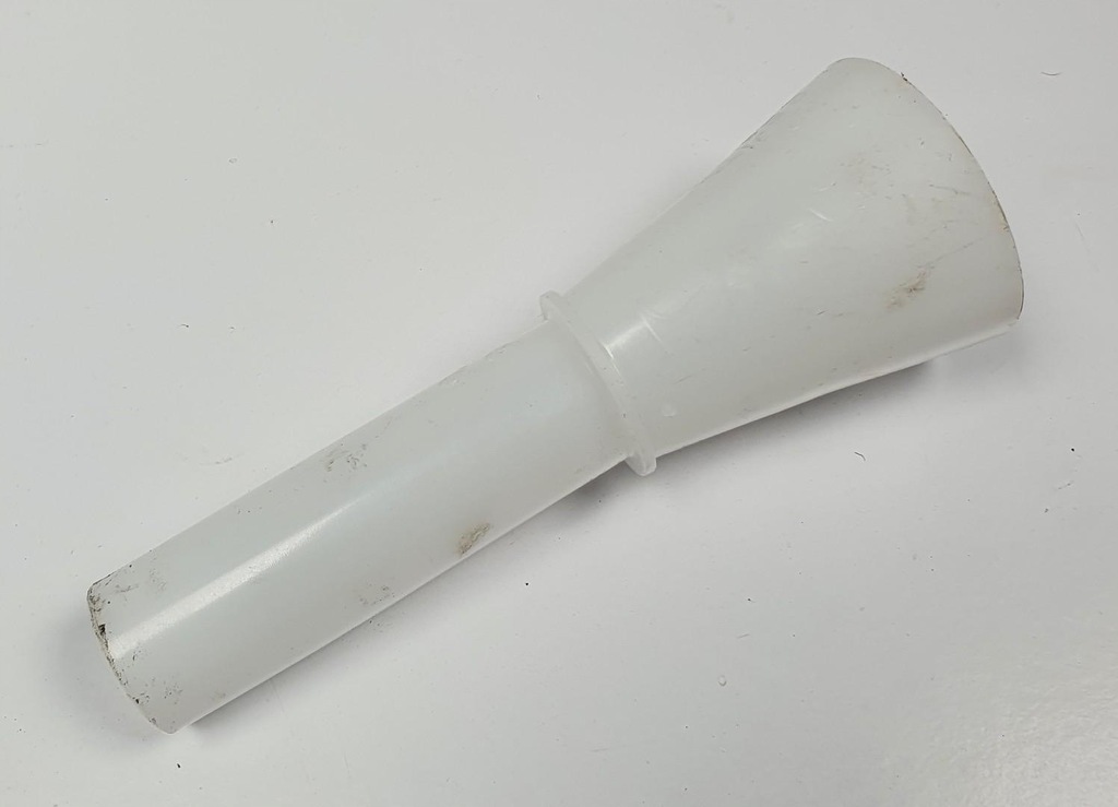 фото №1, Лійка заливної пального volvo v70 iii 31321005