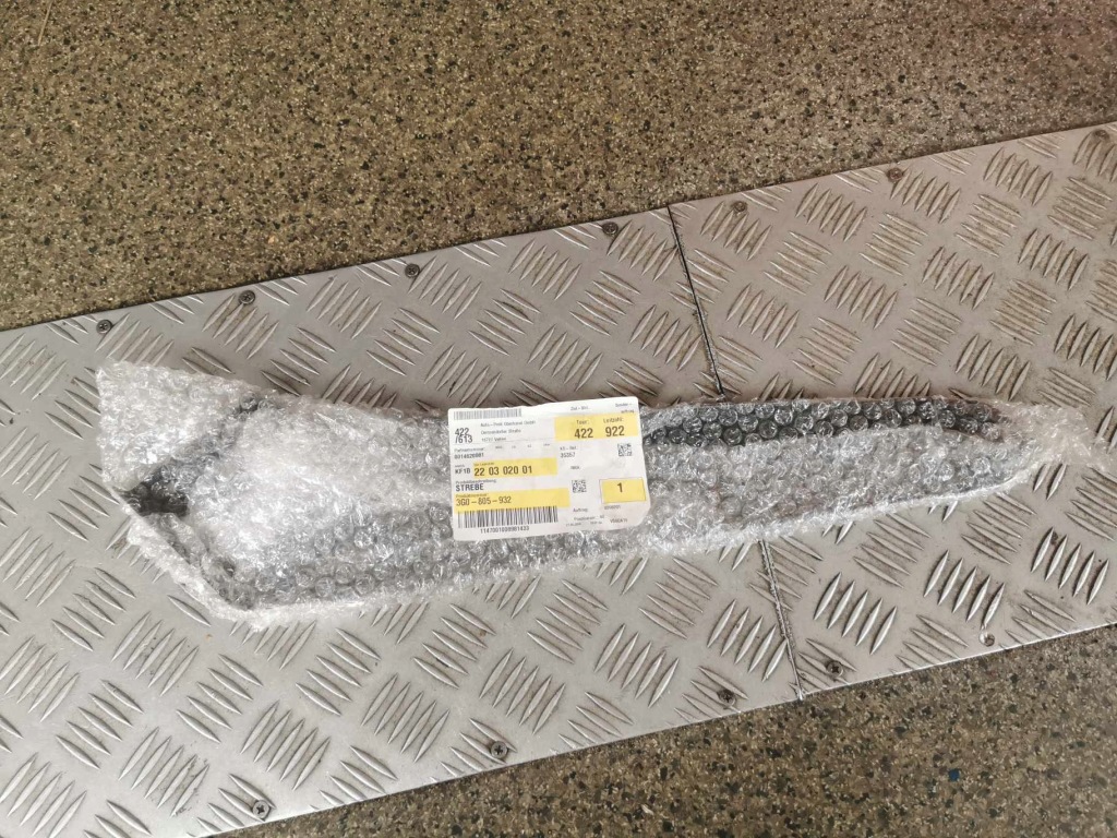 фото №1, Панель фары поперечина передний правый vw оригинальный номер 3g0805932