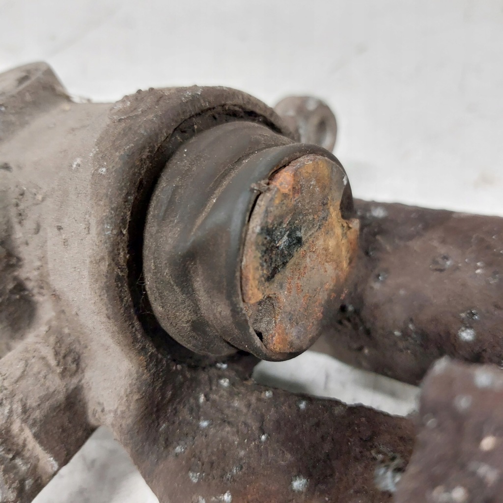 фото №9, Lancia delta 3 iii 1,75 1,8 суппорт тормозной правый задняя aluminiowy bosch