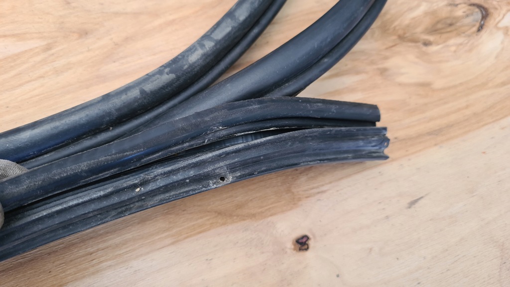 фото №2, Mercedes actros mp4 прокладка дверь правых