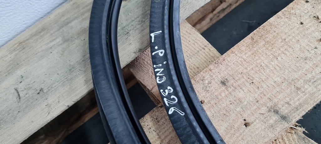 фото №10, S3 8v sedan a3 прокладка левая левый перед sedan 8v5831721