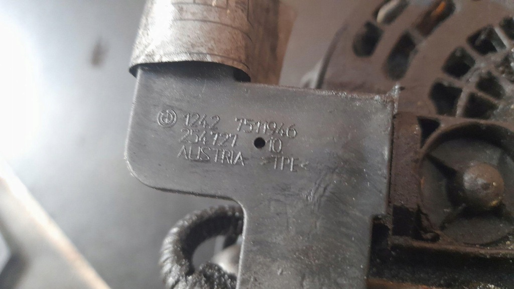 Alternator^^ bmw serie iii 3 e46 143km n42 7511946 в Украине