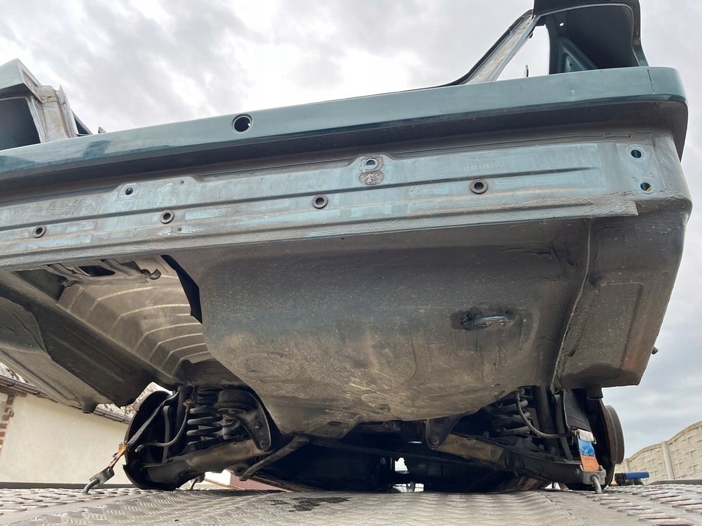 фото №8, Крила обшивка чверть права ліва pas задній задня mercedes w124 cabrio