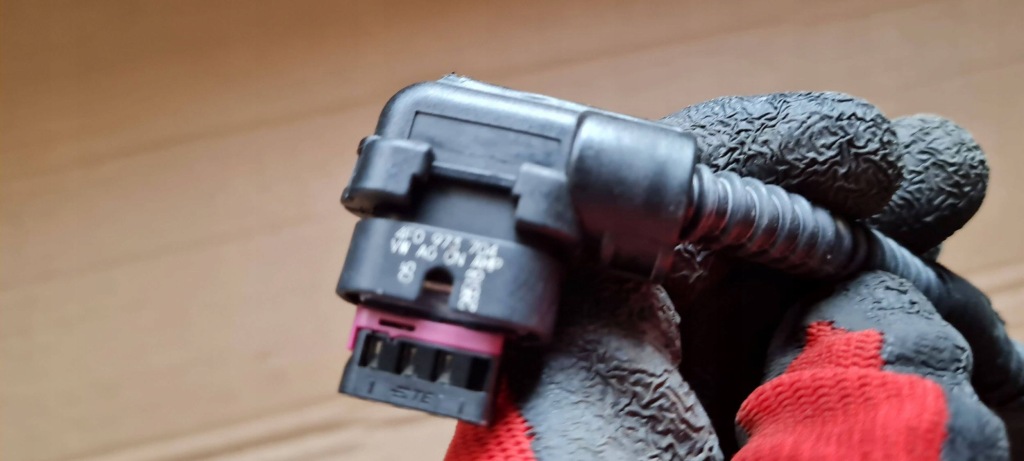 A4 b9 8w рестайлинг  штекер колодка соединитель расходомер 4f0973704 a4 b8 q5 a5 Доставка