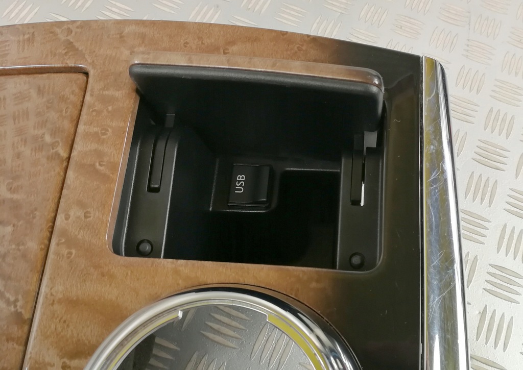 фото №8, Рамка панель dekor средний usb infiniti qx80 2013-