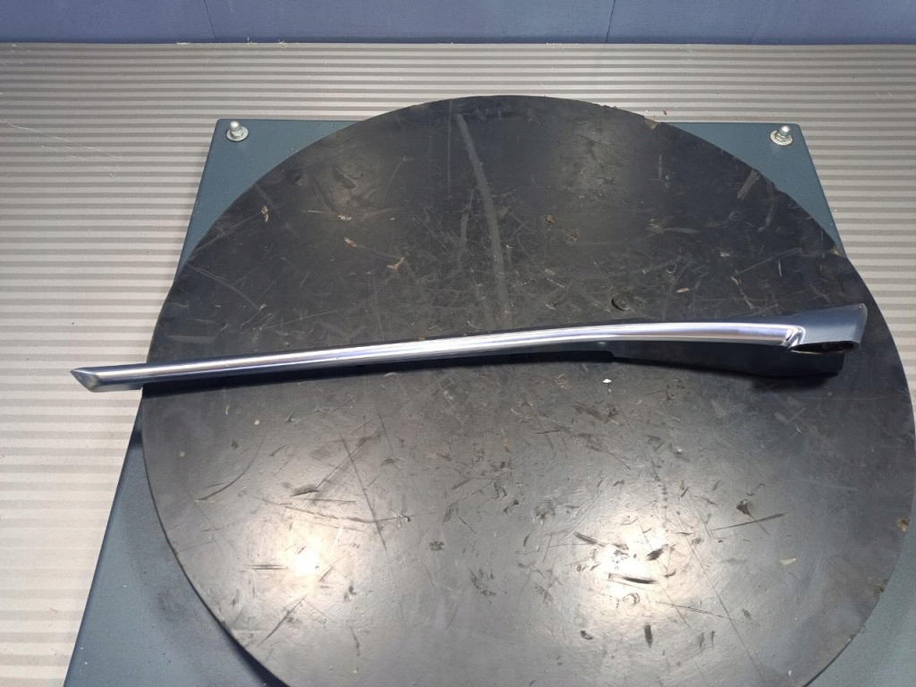 фото №1, Audi a6 c8 защита дверь левый перед хром 4k0867585a