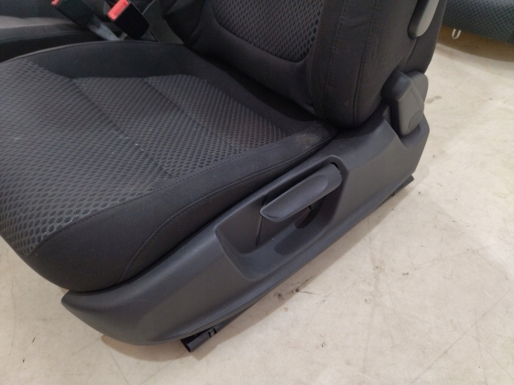 фото №11, Обивка комплект сиденья заднее сиденье материал vw jetta vi 5c 2010-2014r