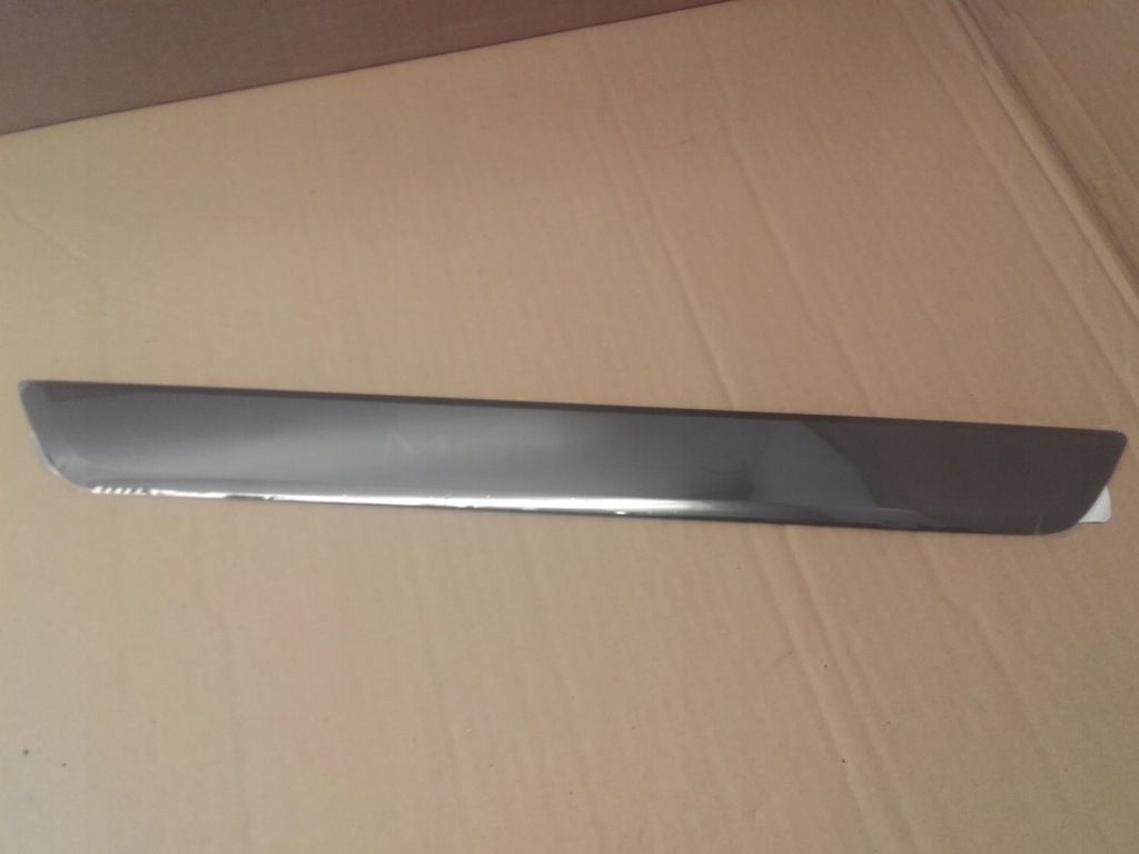 Купити Молдинг накладка поріг ліве перед tesla model 3 1504763-00-c 22r нова оригінал