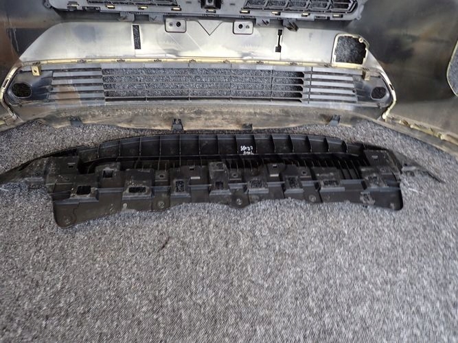 фото №16, Toyota yaris iv cross 20- бампер передний перед